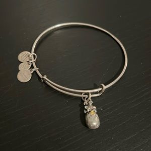 NWOT Alex and Ani Pineapple Bangle